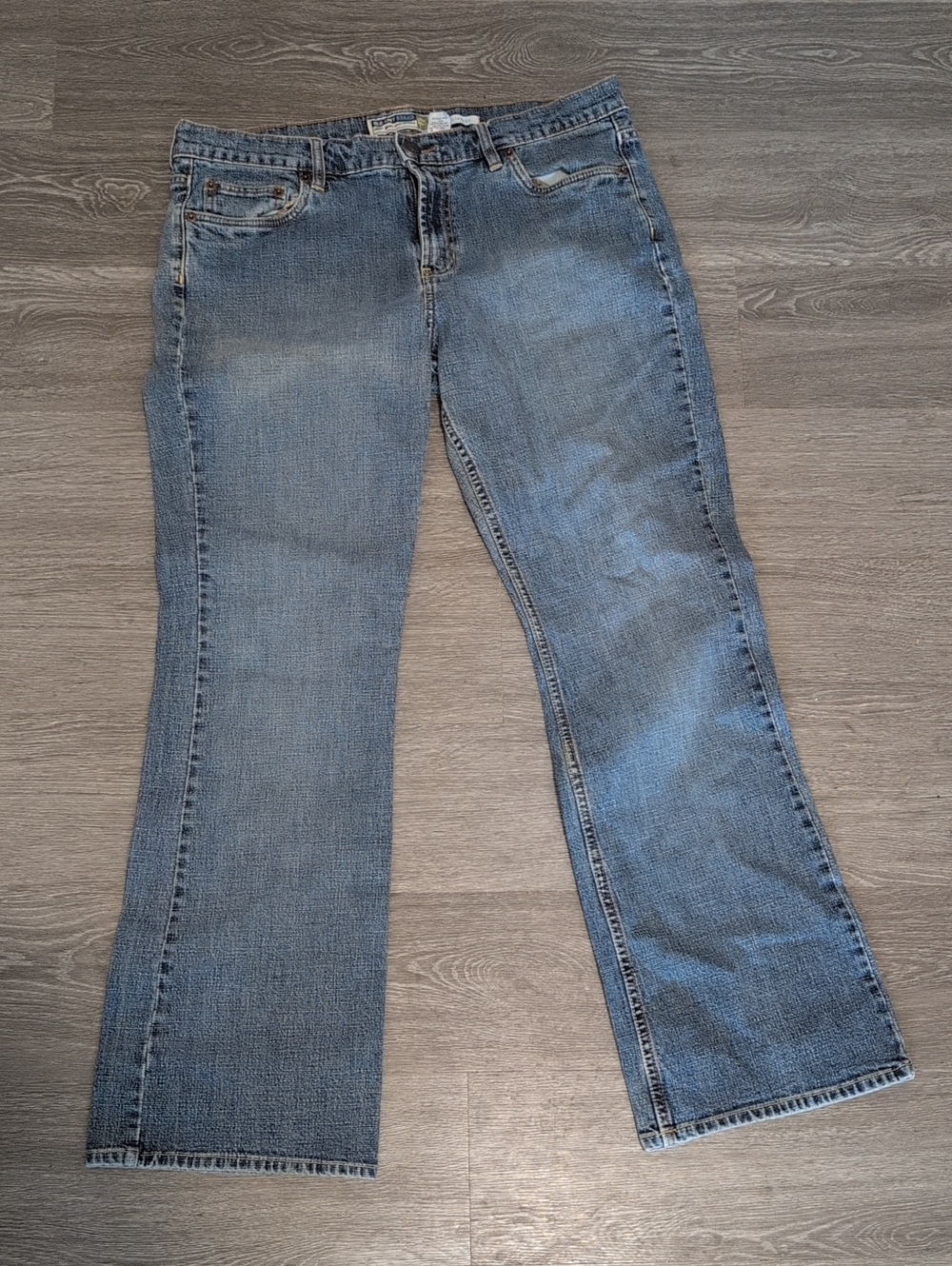 Women's Boot Cut Stretch Jeans